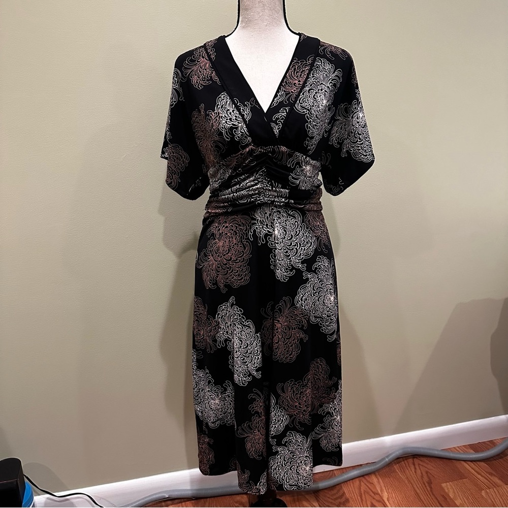 BCBGMaxazria V neck dress